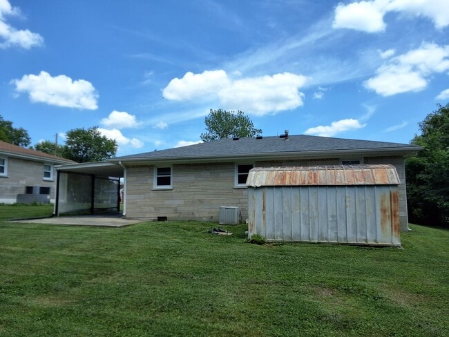 Building Photo - 504 Sunrise Ln