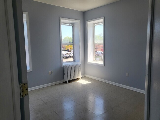 Foto del edificio - Inspected and Approved 3 Bedroom 1 Bath in Trenton