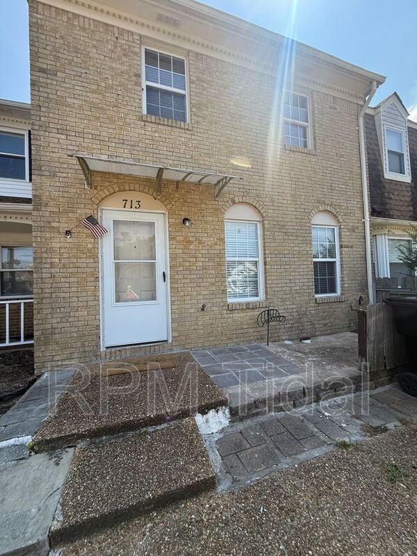 Building Photo - 713 Westminster Ln