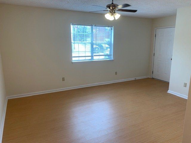 Foto del edificio - 2004 Tower Pl