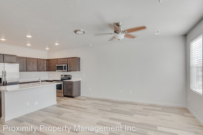 Foto del edificio - 3 br, 2.5 bath House - 1842 N. Shamrock Av...