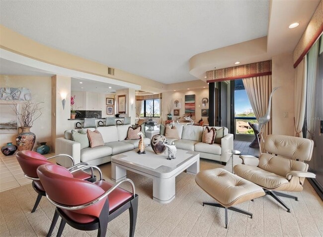 Building Photo - 2120 Harbourside Dr