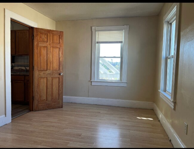 Building Photo - 60 Rathbun St