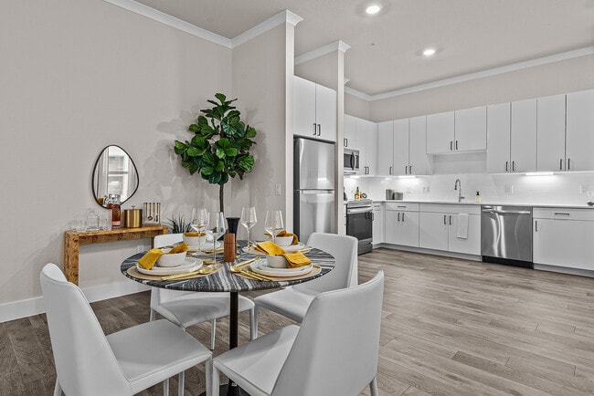 Building Photo - Mansions of Denton