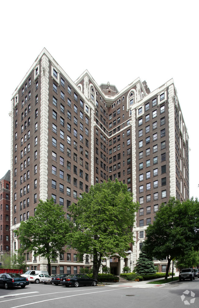 Primary Photo - Jackson Towers