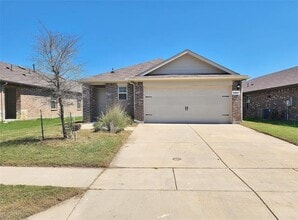 Building Photo - 3337 Price Trl