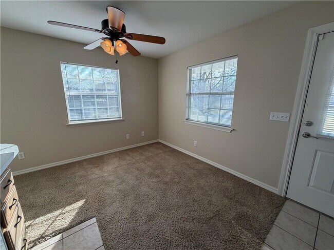 Foto del edificio - 800 W Tahlequah St