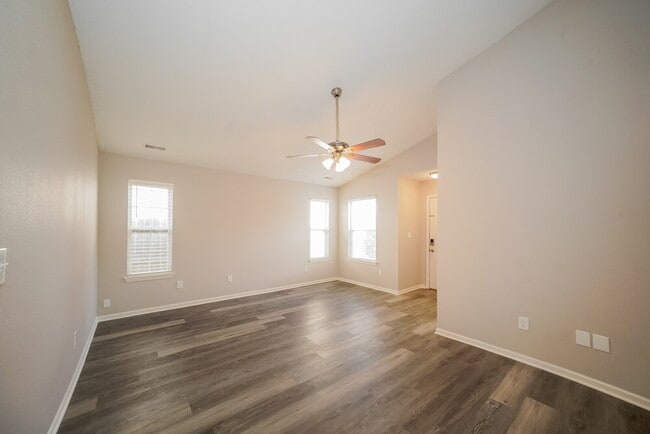 Foto del edificio - 4312 Village Trace Dr