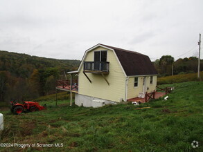 Building Photo - 483 Turnpike St