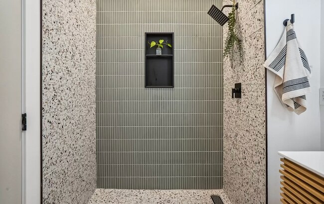 Foto del edificio - 400 E Locust St