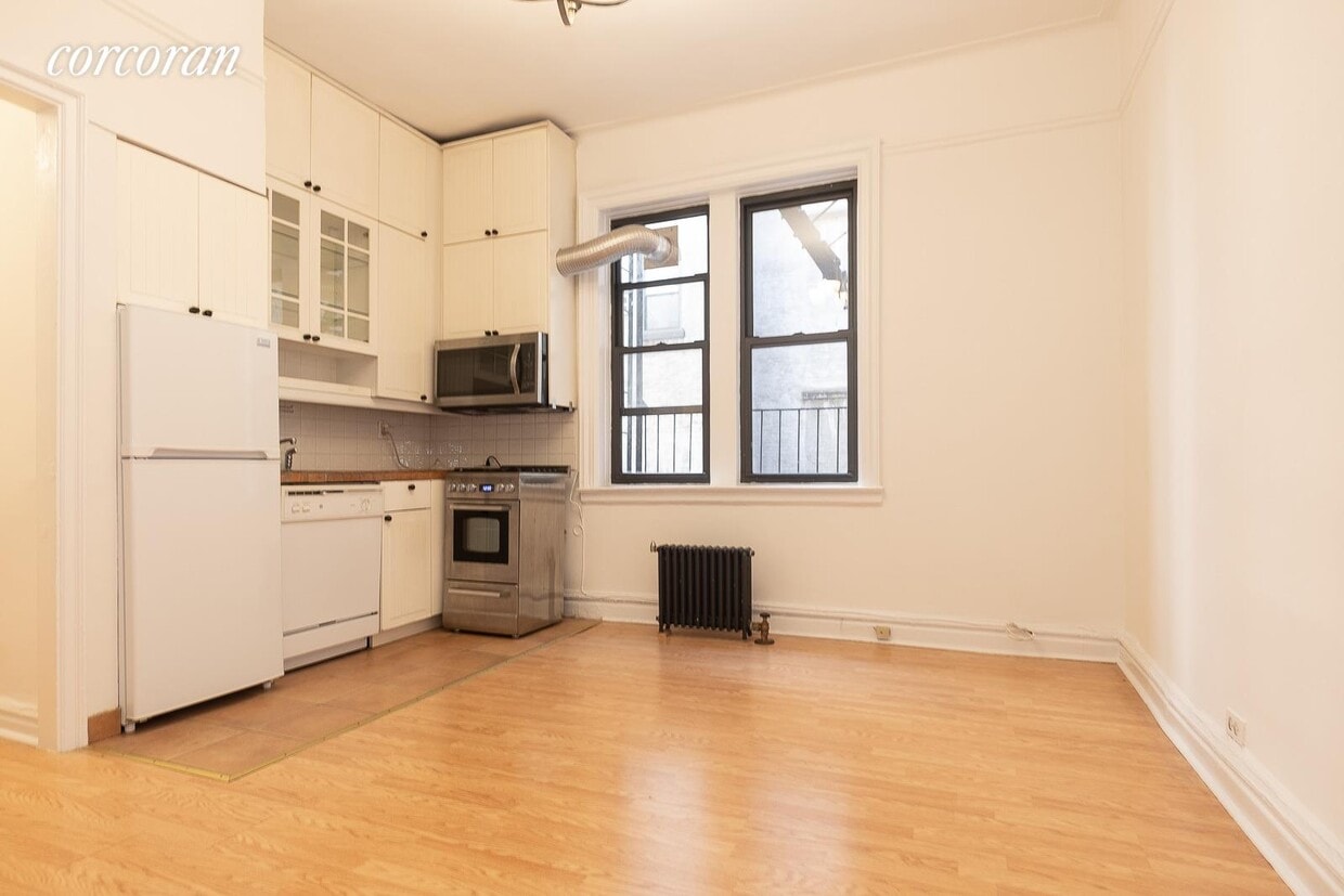Primary Photo - 166 E 92nd St