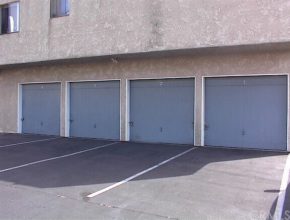 Building Photo - 2411 Delaware St