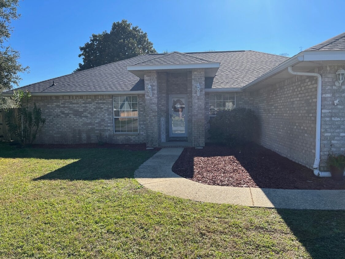 1525 Kitty Hawk Dr, Gulf Breeze, FL 32563 House Rental in Gulf Breeze