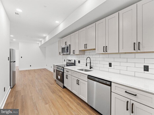 Foto del edificio - 4927 Catharine St