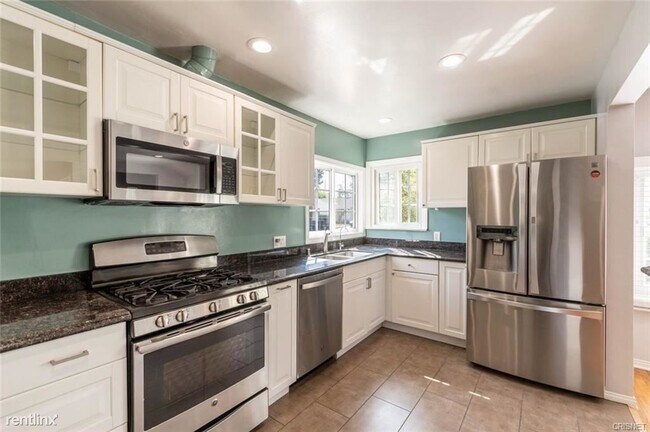 Building Photo - 4 br, 3 bath House - 1520 N Rose St
