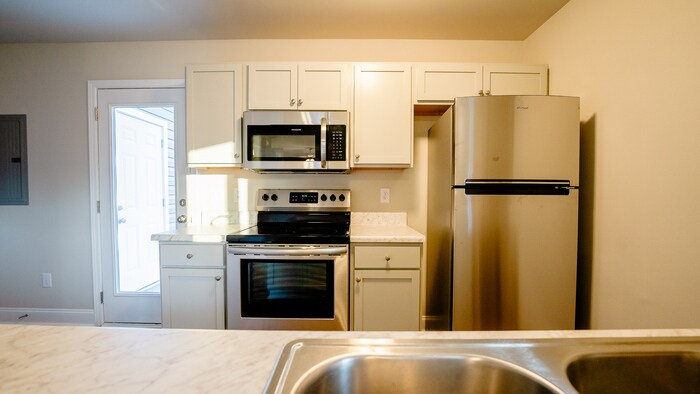 Primary Photo - BRAND NEW 2 bedroom, 1.5 bathroom duplex i...