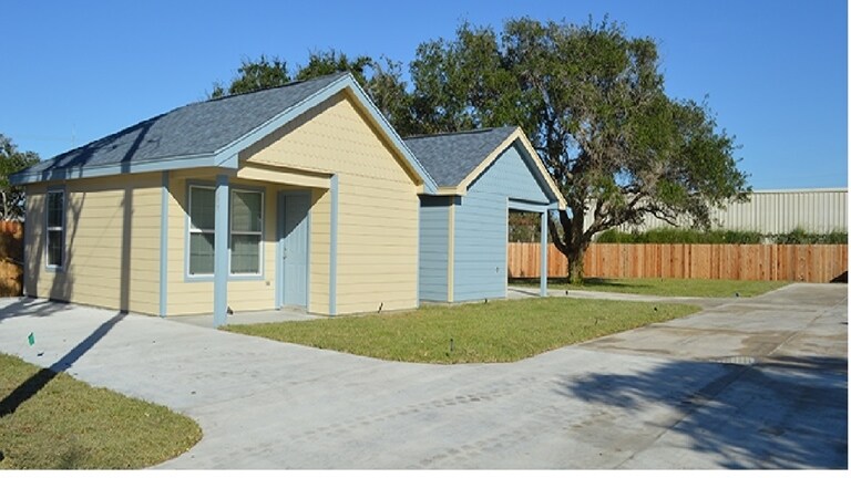 Primary Photo - 109 Gillespie Ln