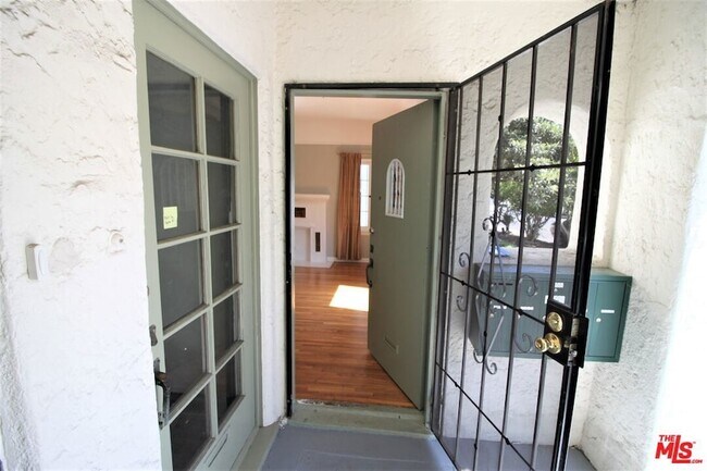 Foto del edificio - 329 N Ogden Dr