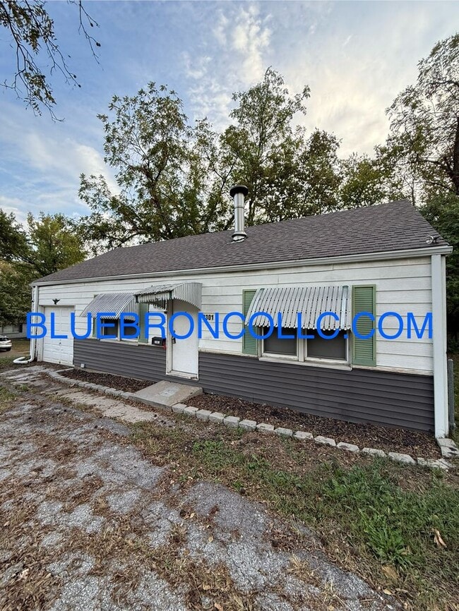 Building Photo - 2301 E 79th St