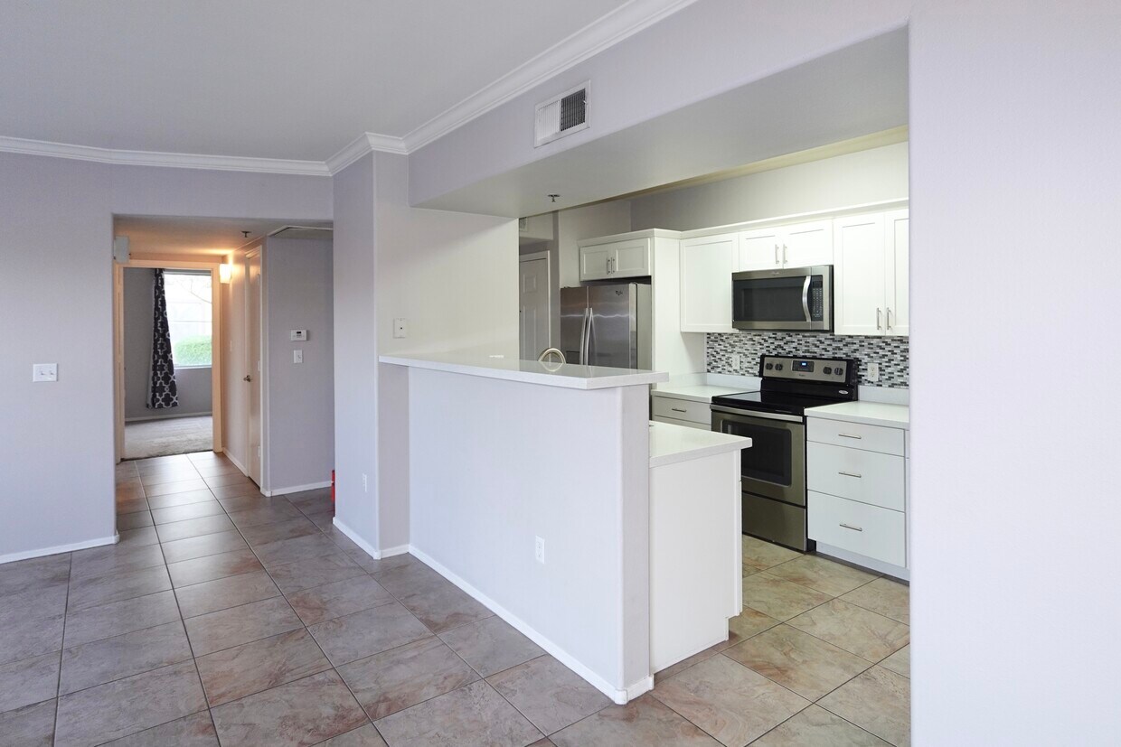 Foto principal - 2134 E Broadway Rd