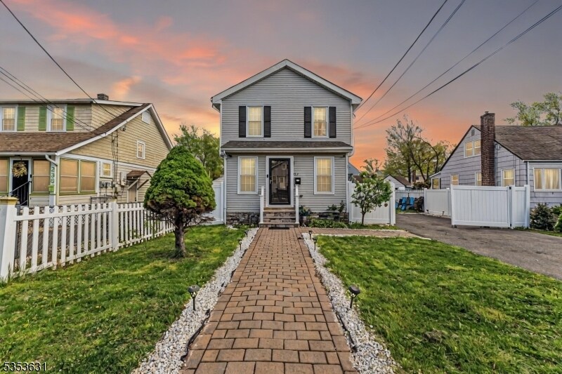 Primary Photo - 234 N Jackson Ave