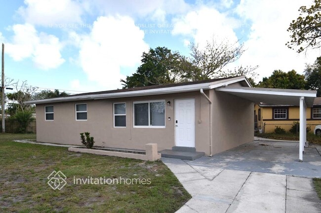 Building Photo - 3780 SW 16th Pl