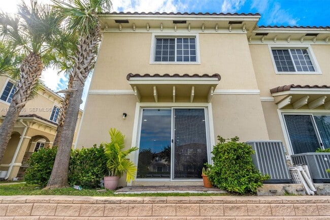 Foto del edificio - 2735 SW 81st Terrace