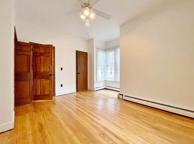 Building Photo - 105 W Elm St