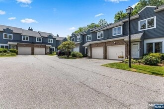 Building Photo - 6-04 Cross Meadows