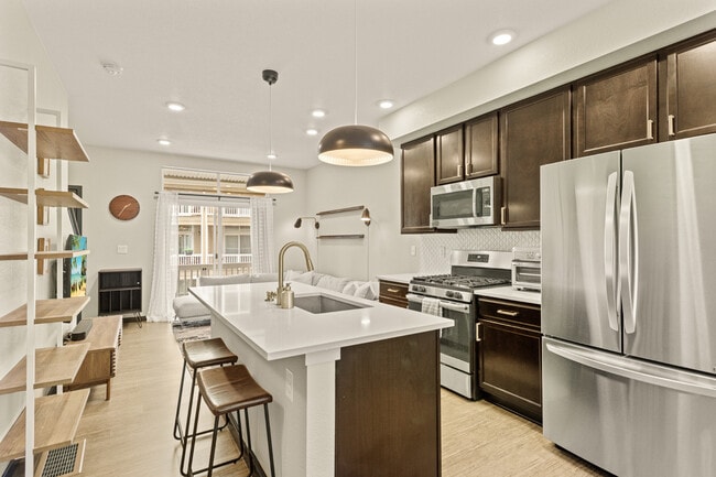 Building Photo - 2840 S Fox Ct