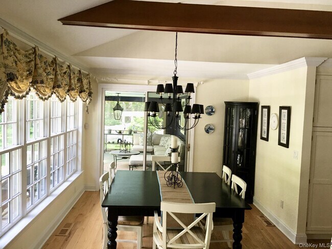 Foto del edificio - 9 Cedar Hill Rd