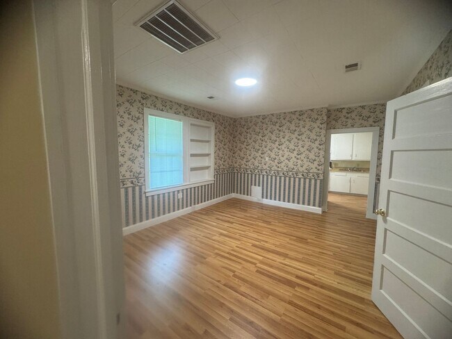 Foto del edificio - 916 N Brickyard Rd
