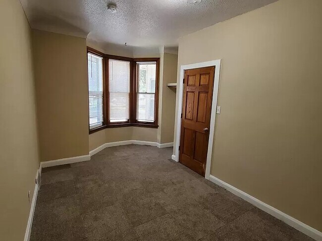 Dormitorio de la planta baja - 576 Bay St