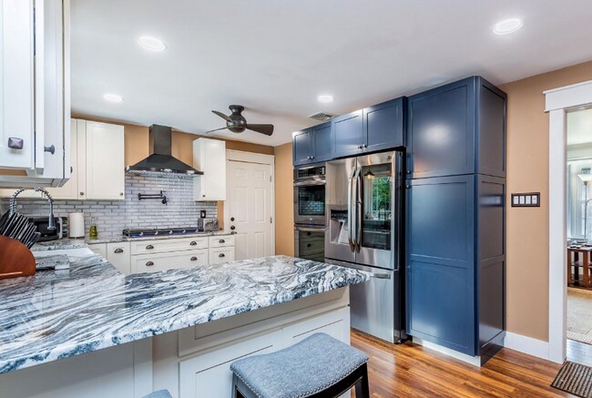 Foto del edificio - Beautiful 3 Bedroom in Camp Hill