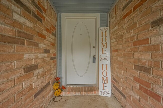 Foto del edificio - 22010 Rivermead Dr