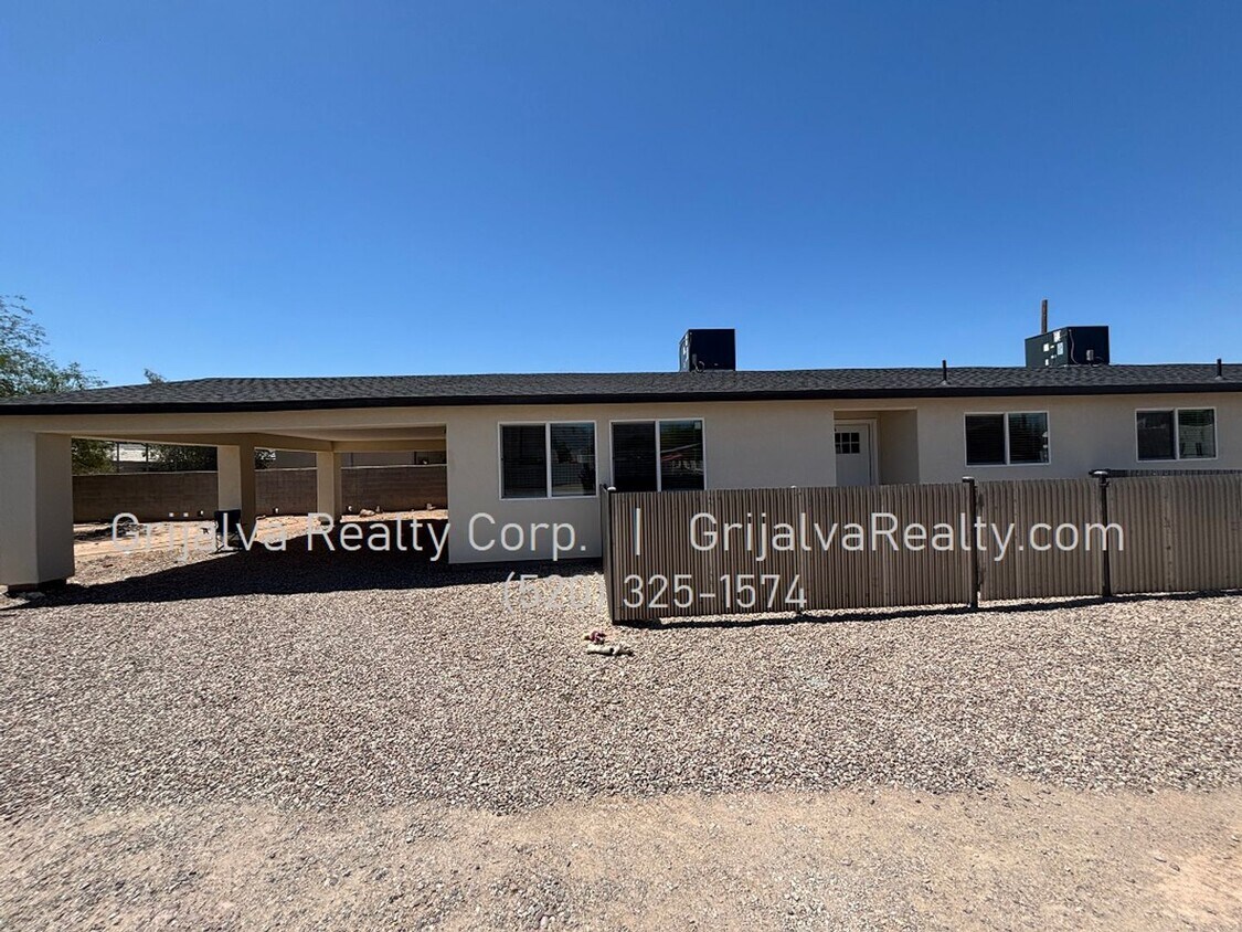 Primary Photo - 2926 N Winstel Blvd