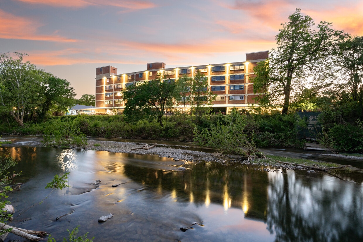 Primary Photo - The River House