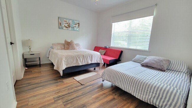 Foto del edificio - 6519 W Newberry Rd