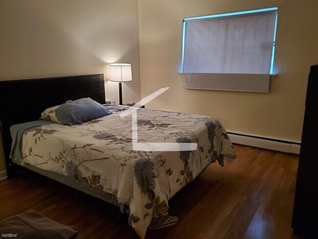 Foto del edificio - 1 br, 1 bath Triplex - 55 Ashford St # 101 1