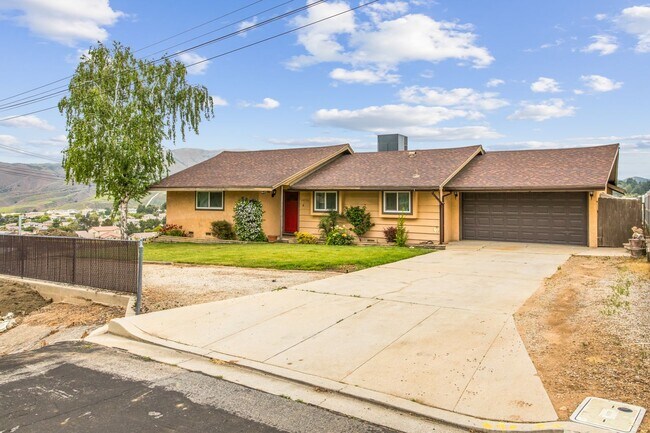 Foto del edificio - 3/2 Single Story Yucaipa Rental Oasis