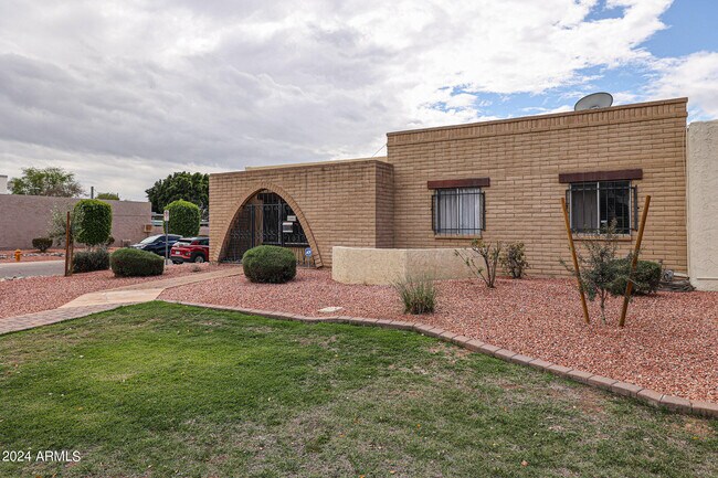 Foto del edificio - 1803 W Maryland Ave