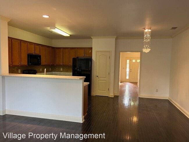 Building Photo - 3 br, 2.5 bath House - 116 Northcrest Comm...