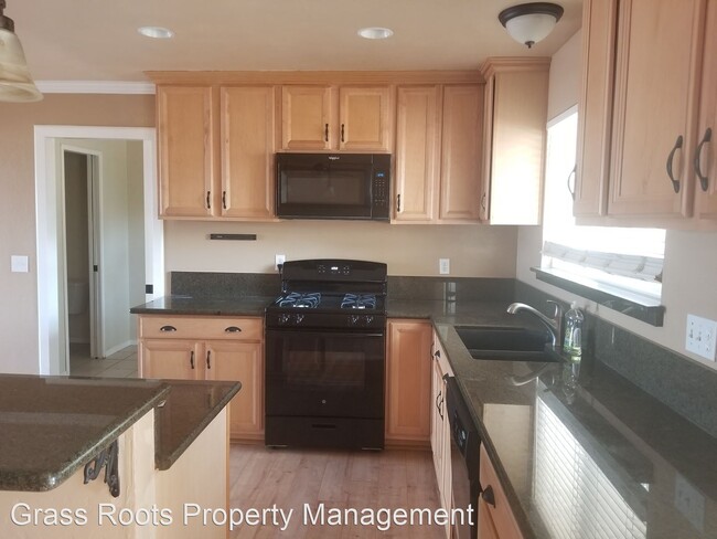 Foto del edificio - 11812 Wildwood Ranch Rd