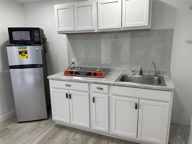Foto del edificio - 8480 NW 14th St