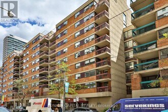 Building Photo - 71 McCaul St