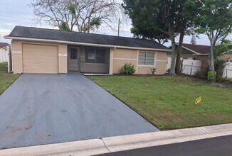 Building Photo - 204 La Paz Dr