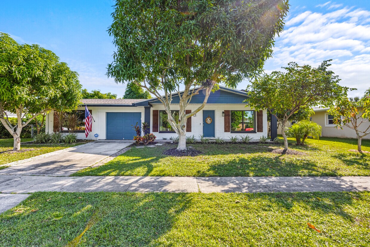 Foto principal - 1201 Sparkman St