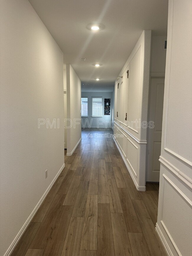 Foto del edificio - 1462 Everett Gdns Wy