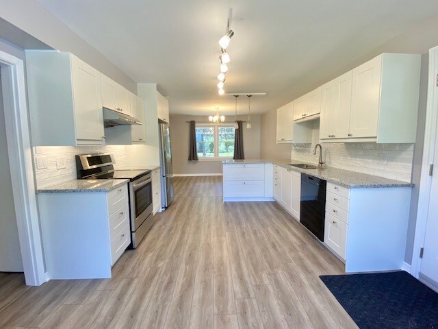 Building Photo - For Rent: Driftwood Rd, HUNT CLUB Beautiful 4 Bedroom home in West London, * HUNT CLUB * Availabl...