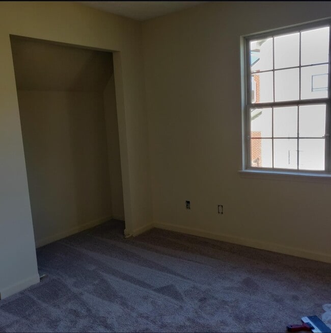 Building Photo - 617 Waxwing Way